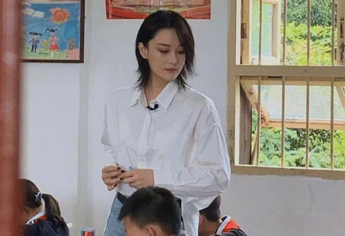 張馨予心連心首秀主持 生圖曝出界，五官至上鏡打造經(jīng)典回憶